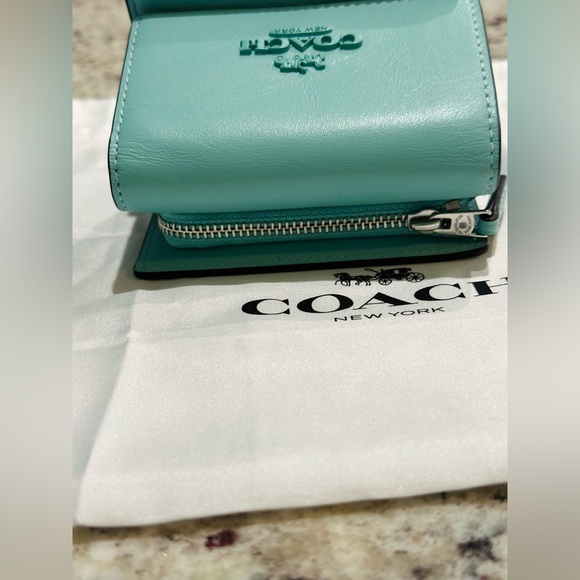 ‼️SOLD‼️COACH mini wallet - Picture 4 of 7
